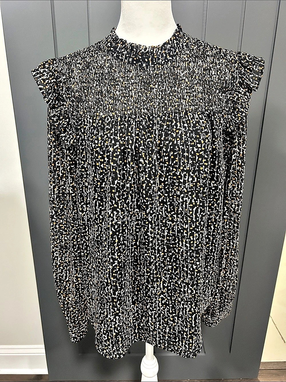 LOFT Abstract Print Blouse in Black & Gold Size Small Like New